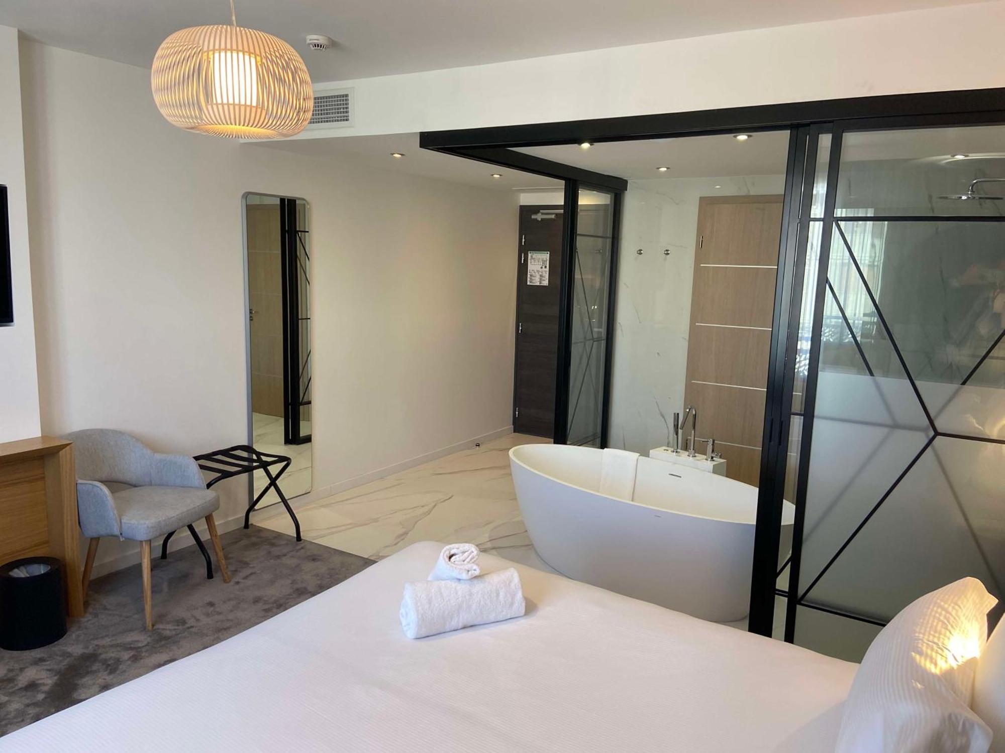 Brit Hotel Paris Orly Rungis Thiais Exterior foto